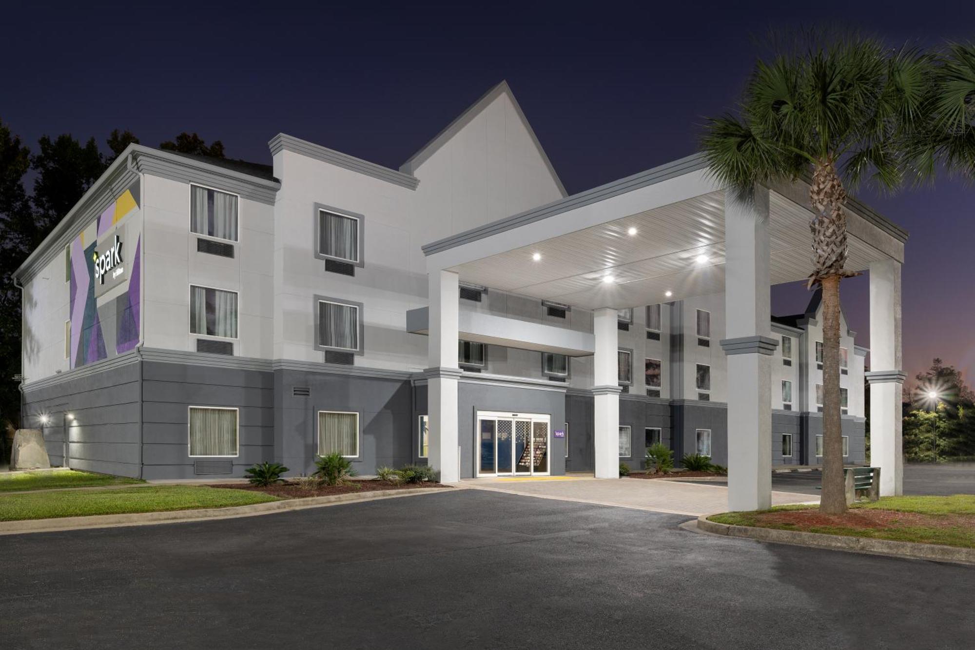 Spark By Hilton Savannah South I-95 Exterior photo