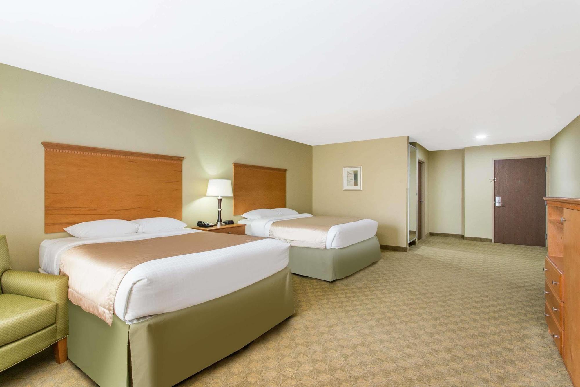 Spark By Hilton Savannah South I-95 Exterior photo