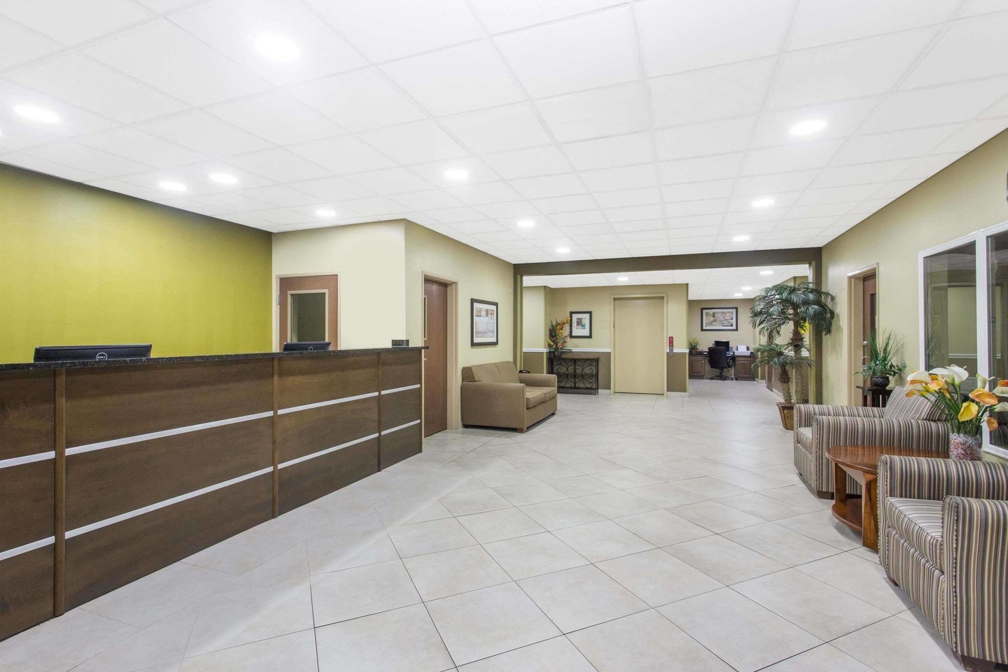 Spark By Hilton Savannah South I-95 Exterior photo
